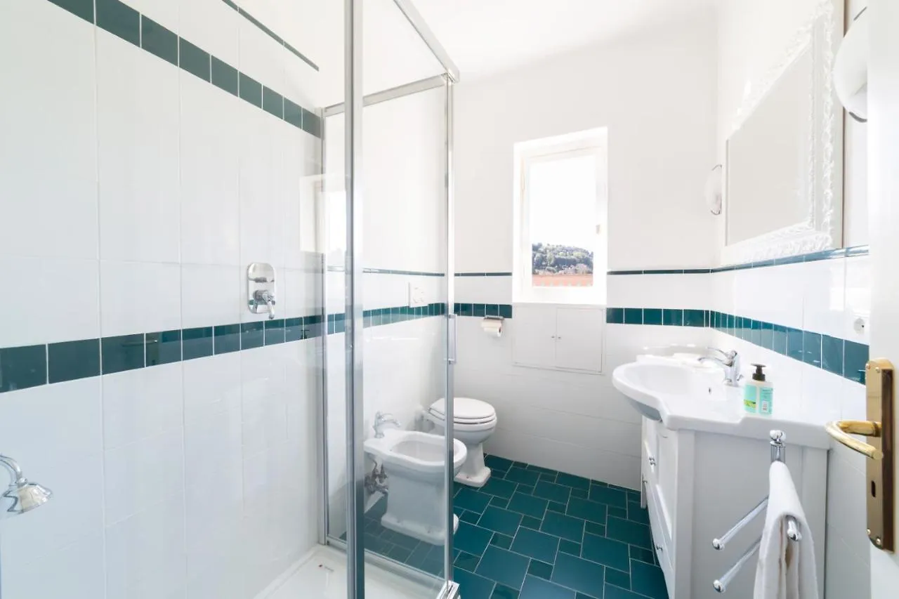 Lungarno Attic With Private Terrace And Lift Apartment Florence